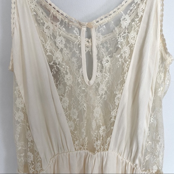 🌻Cream romper with Lace and Chiffon detail Size L - Picture 4 of 7